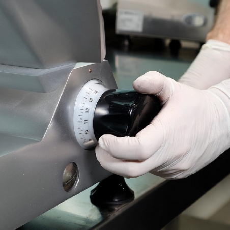 cortadora-fiambres-350-cgp350-lateral