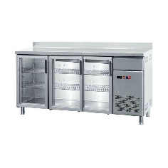 Frente-mostrador-refrigerado-tres-puertas-de-vidrio-cajon-auxiliar-clima-hosteleria.jpg