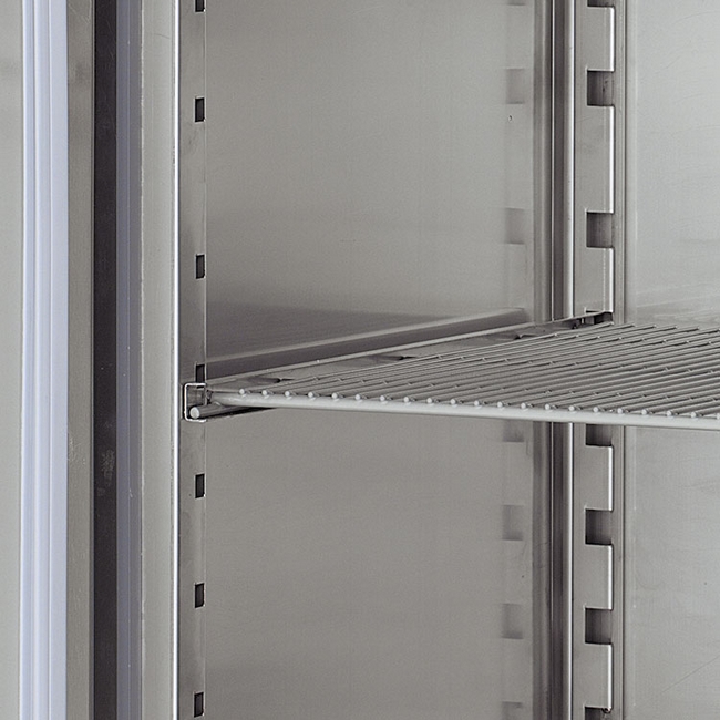 interior-armario-frigorifico-700-edenox